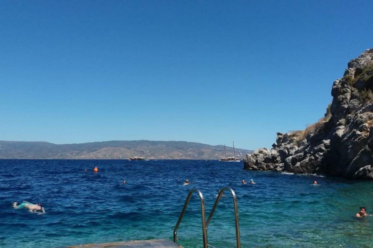 Pine Trees And Sea View Houses In Hydra - Daphne, Chloe, Myrto, Eleni 외부 사진